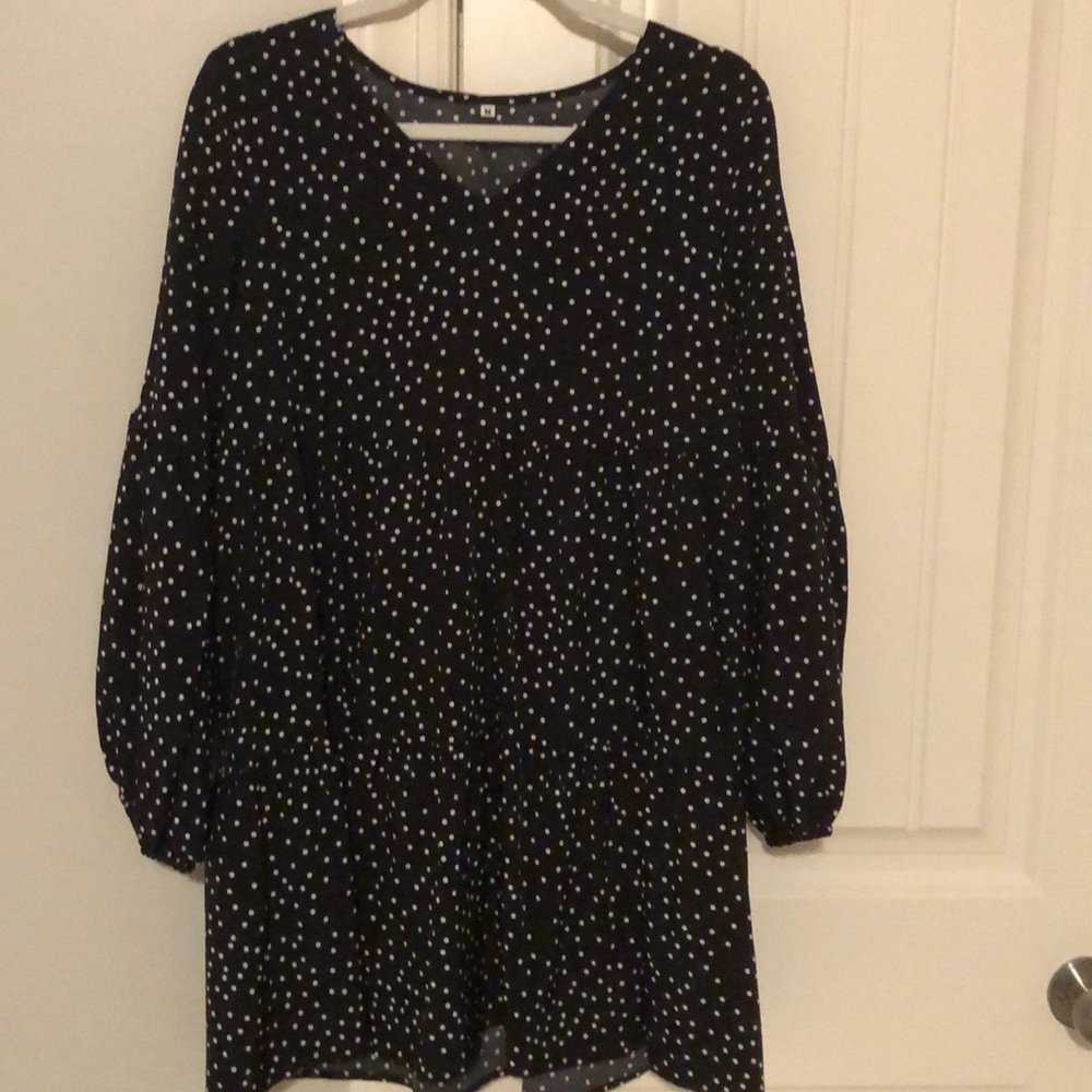 B&W long sleeve polka dot baby doll dress.